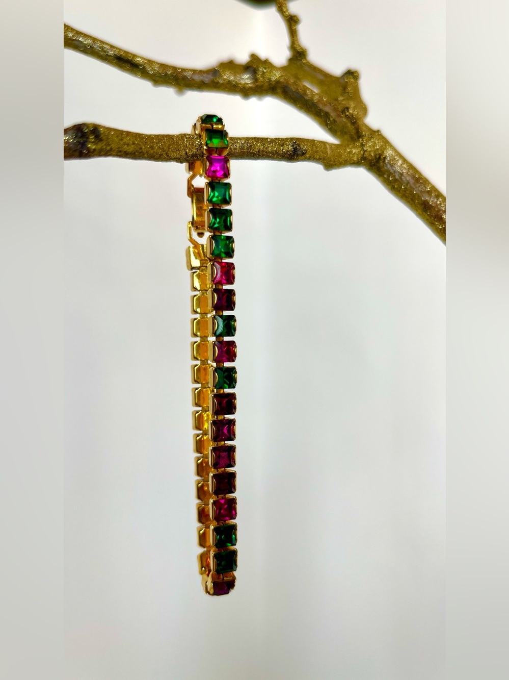 Vintage green fuschia burgundy gold tone tennis gold tone bracelet 7 inches